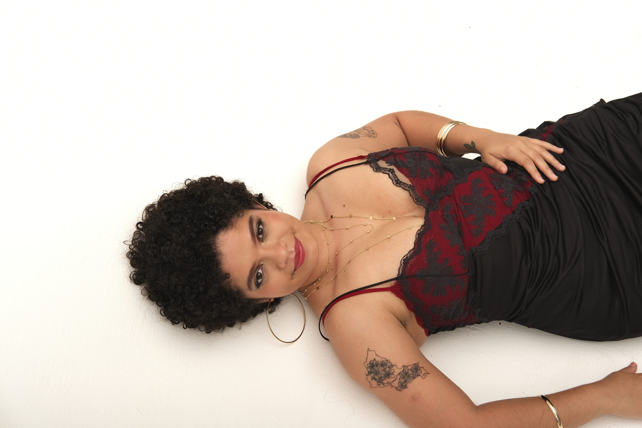 “Rabia”: Ceshia Ubau transforma el desamor en fuerza