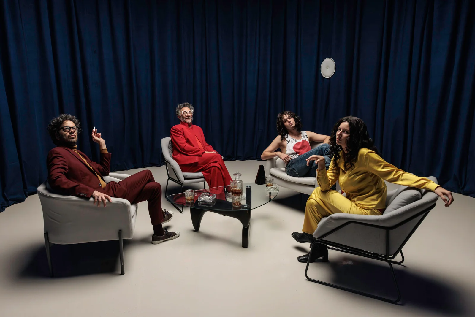 Fito Páez se encuentra con todas sus versiones en el corto “Todos los Fitos”